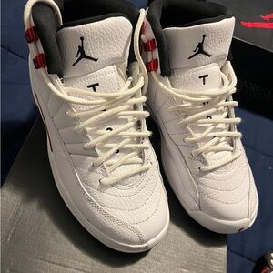 Jordan 12s size 4y but 5/5.5 in women.